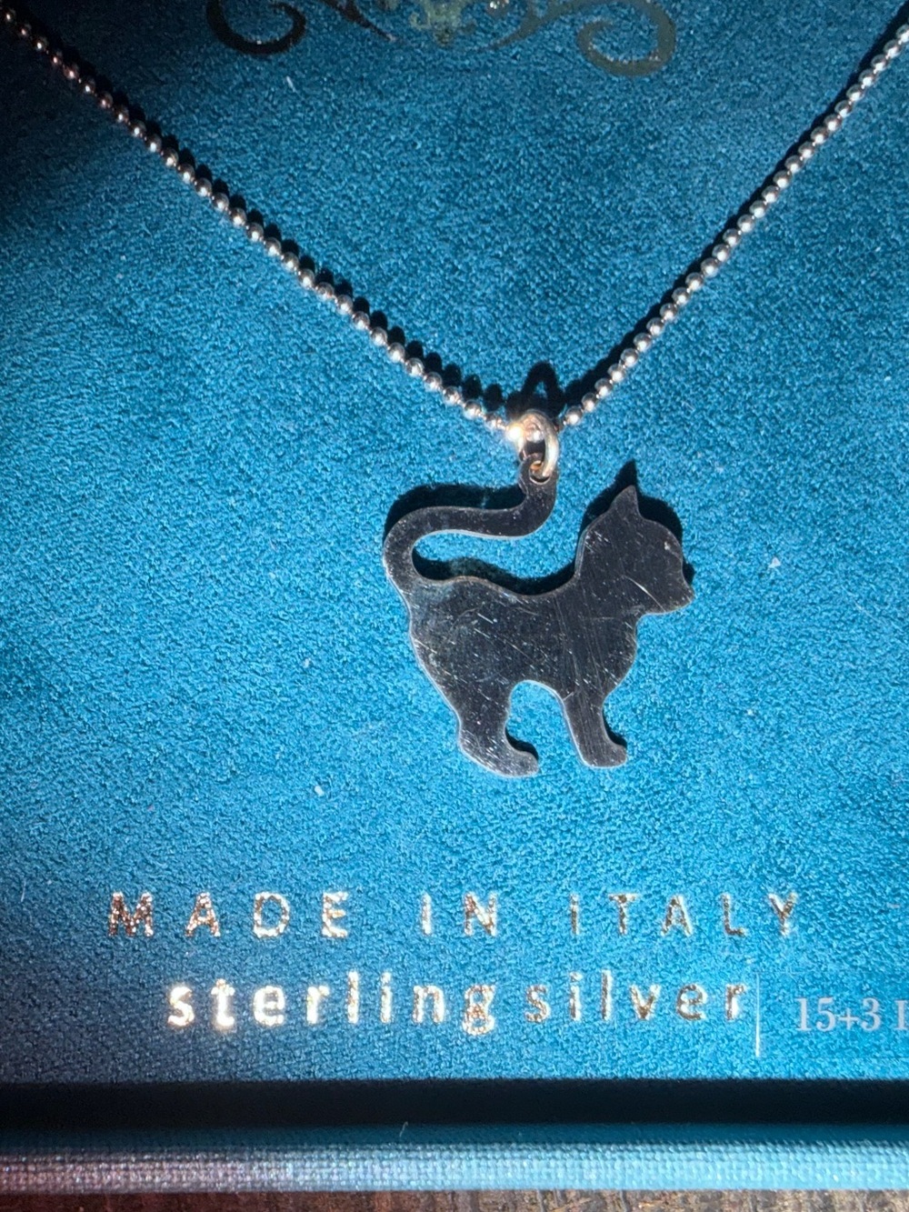 BRAND NEW STERLING SILVER CAT PENDANT NECKLACE WITH ADJUSTABLE CHAIN.